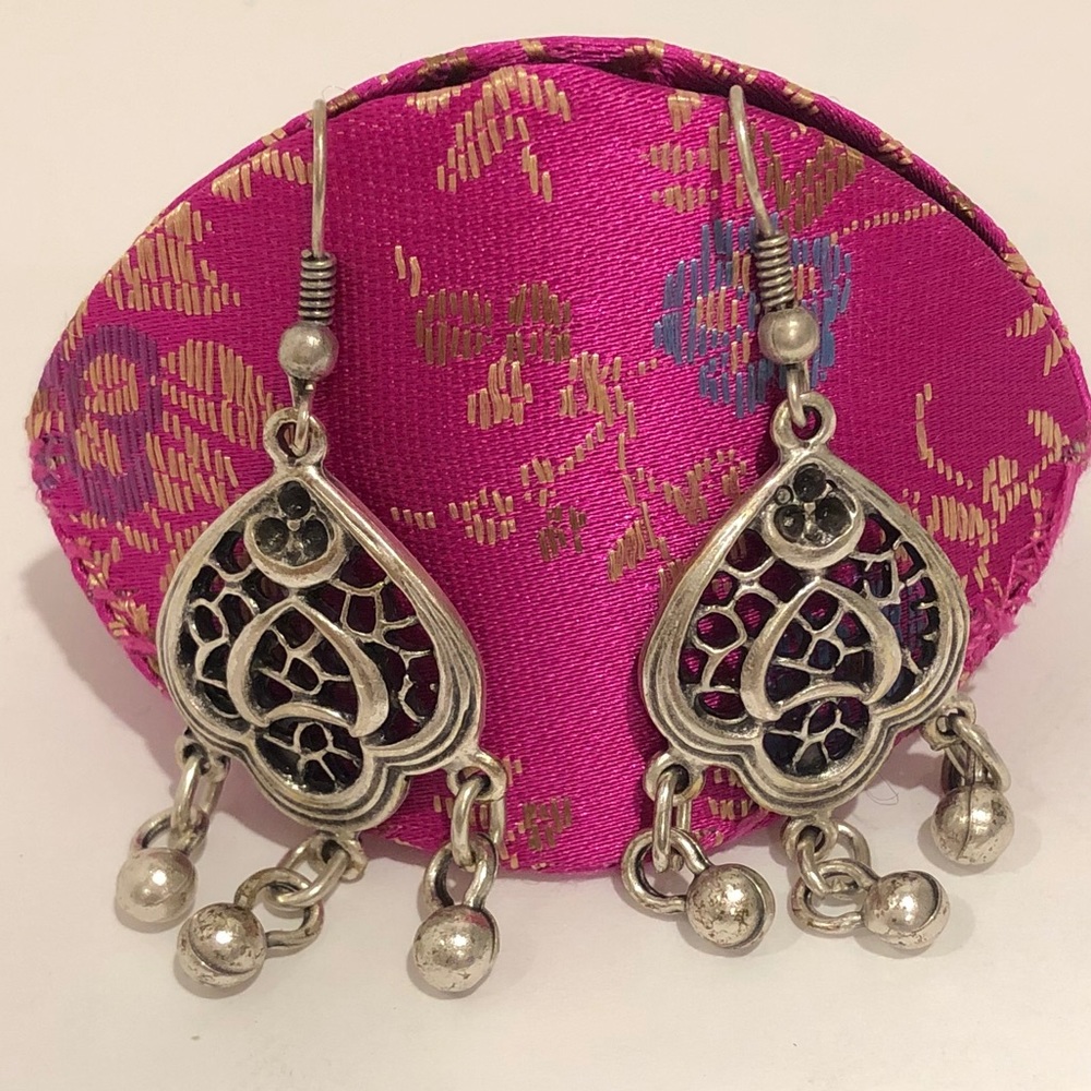 FASHION SILVER CHANDELIER EARRINGS